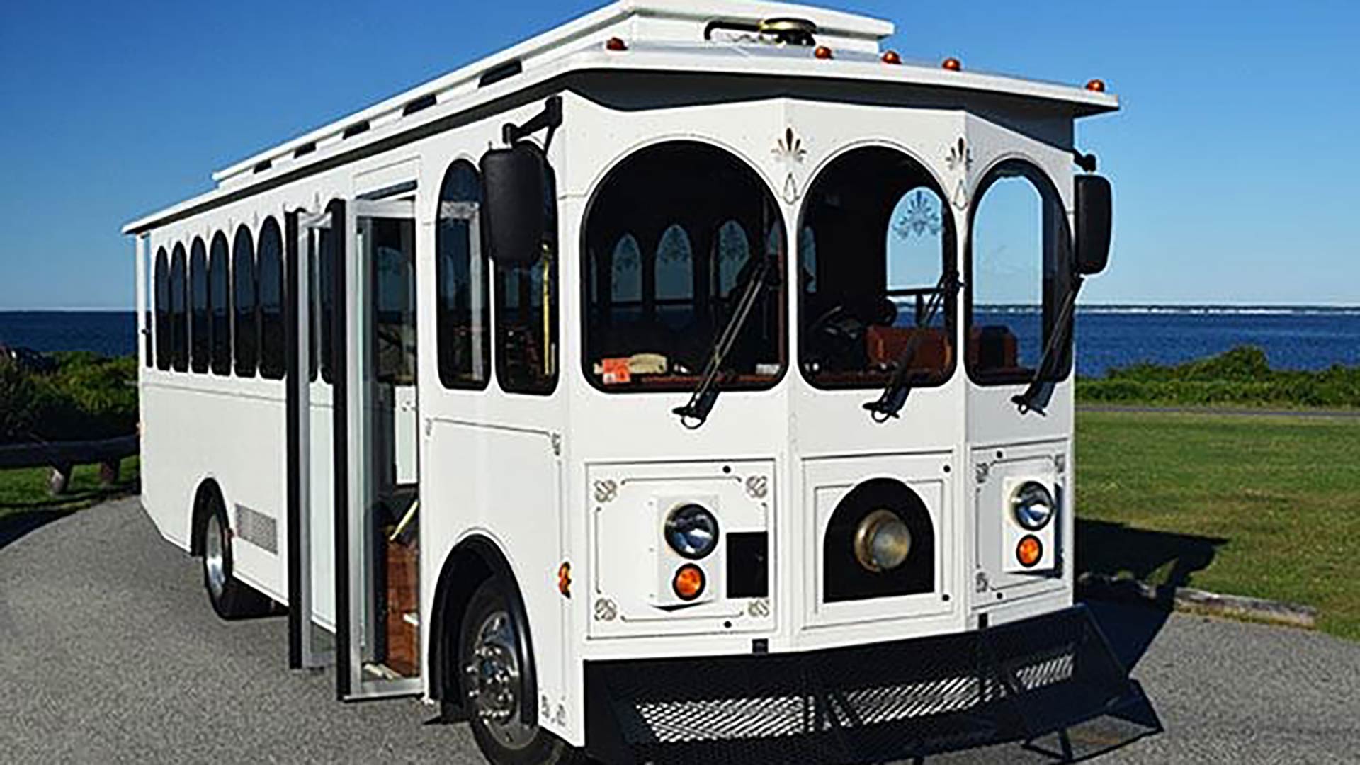 Newport Travel Trolly Tours